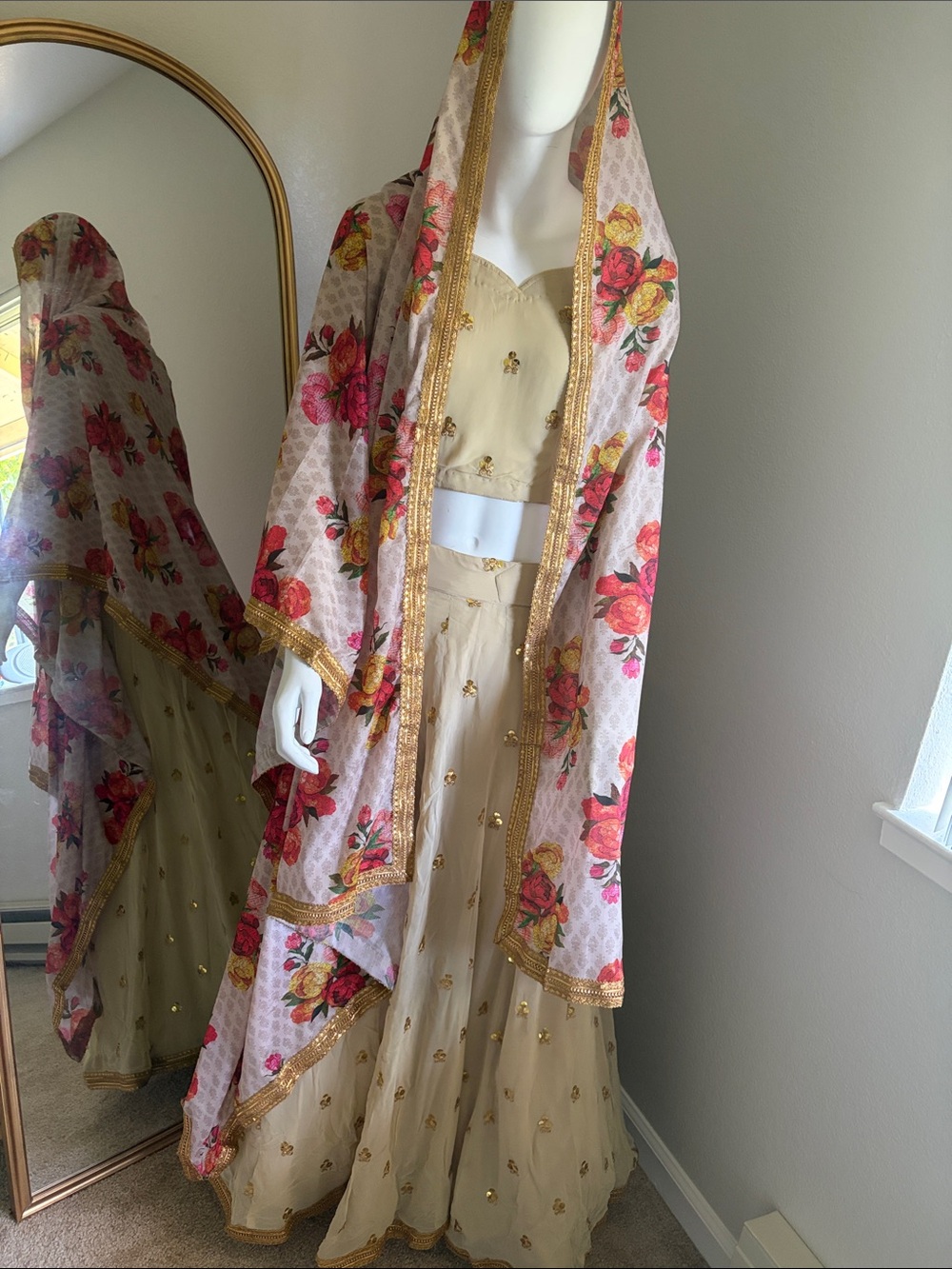 Elegant Cream lehengas with Floral Accents brand new perfect Indian party event